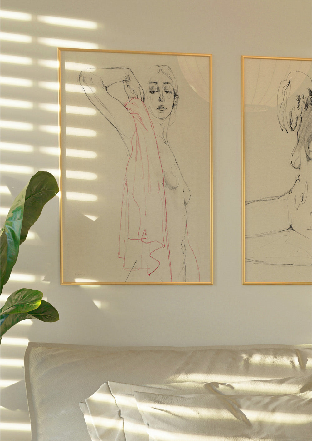 Intimate lines - Red sheet